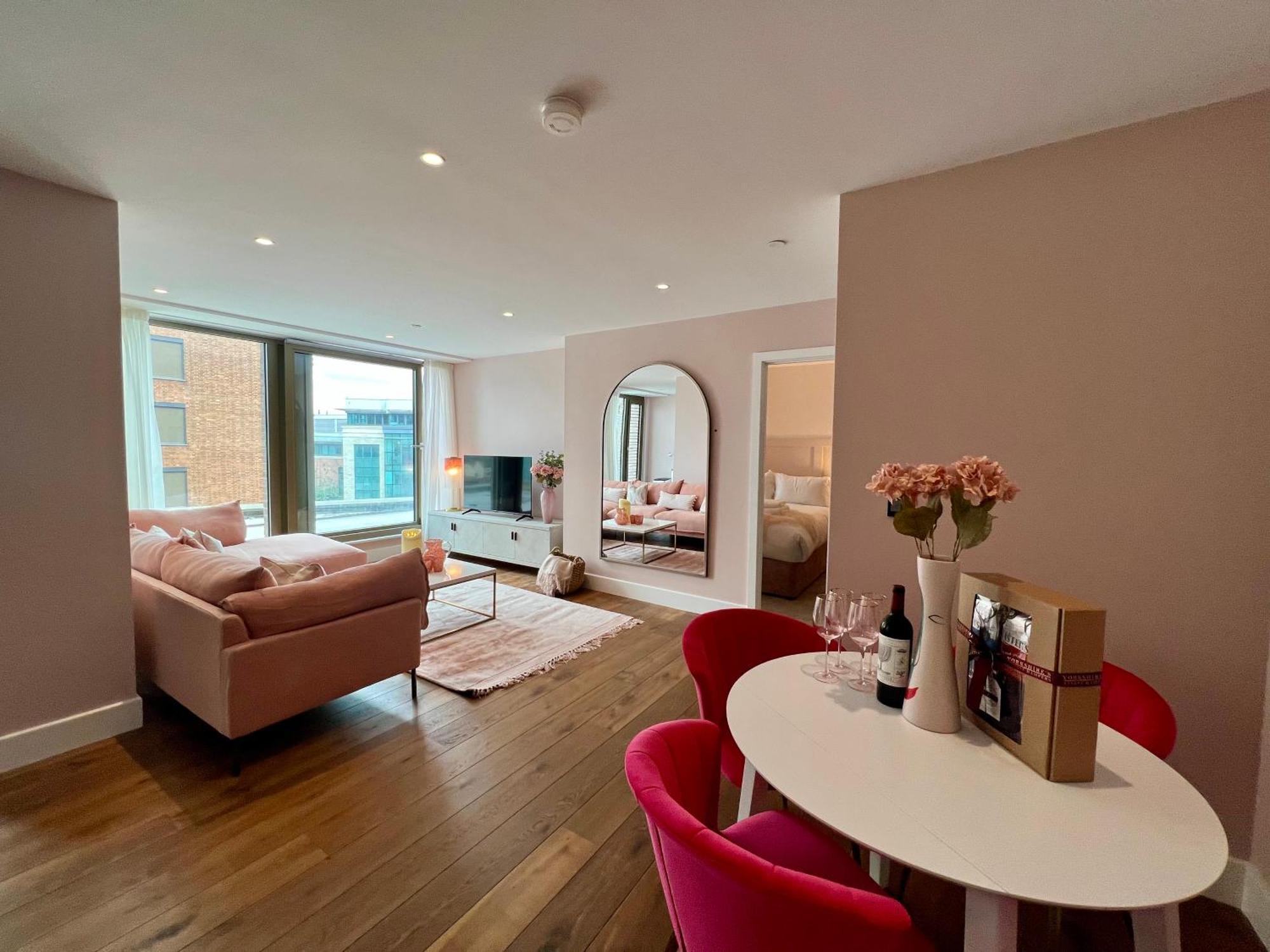 The Pink Palace At Ryedale House York Esterno foto